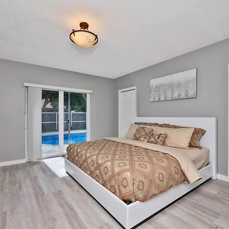 מיראמר Spacious 4 Bedrooms, 2 Bathroom House With Pool מראה חיצוני תמונה