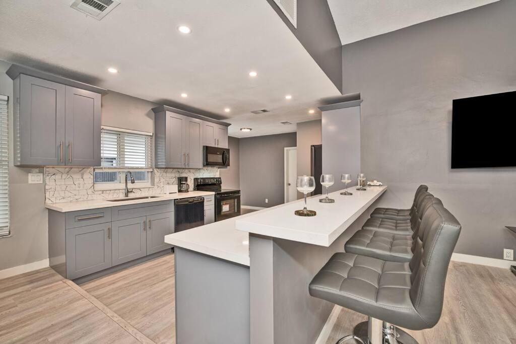 מיראמר Spacious 4 Bedrooms, 2 Bathroom House With Pool מראה חיצוני תמונה