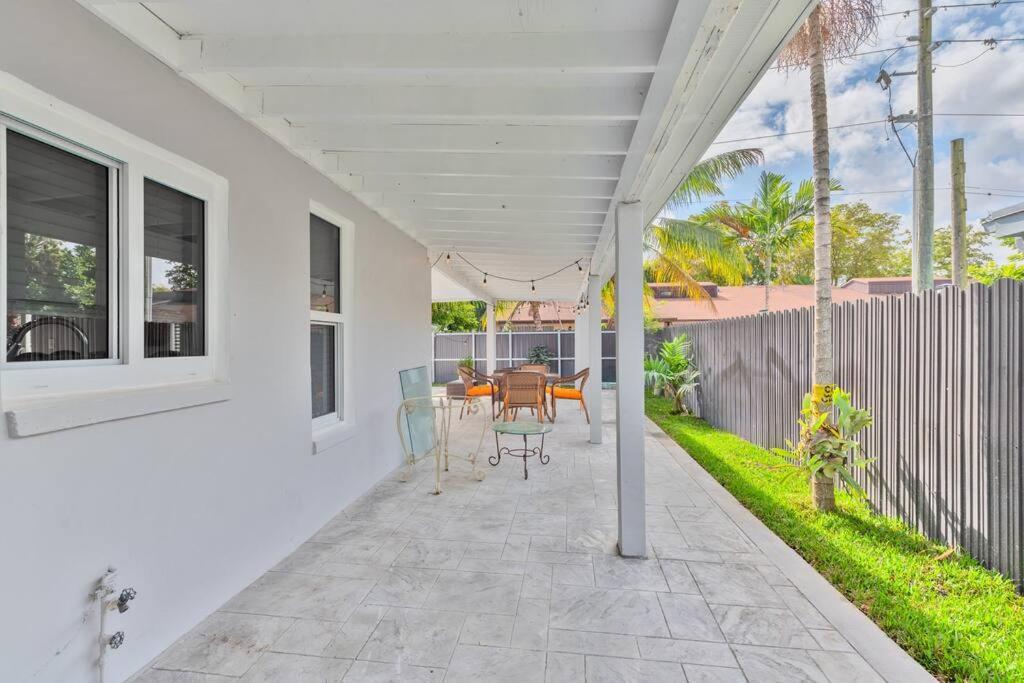 מיראמר Spacious 4 Bedrooms, 2 Bathroom House With Pool מראה חיצוני תמונה