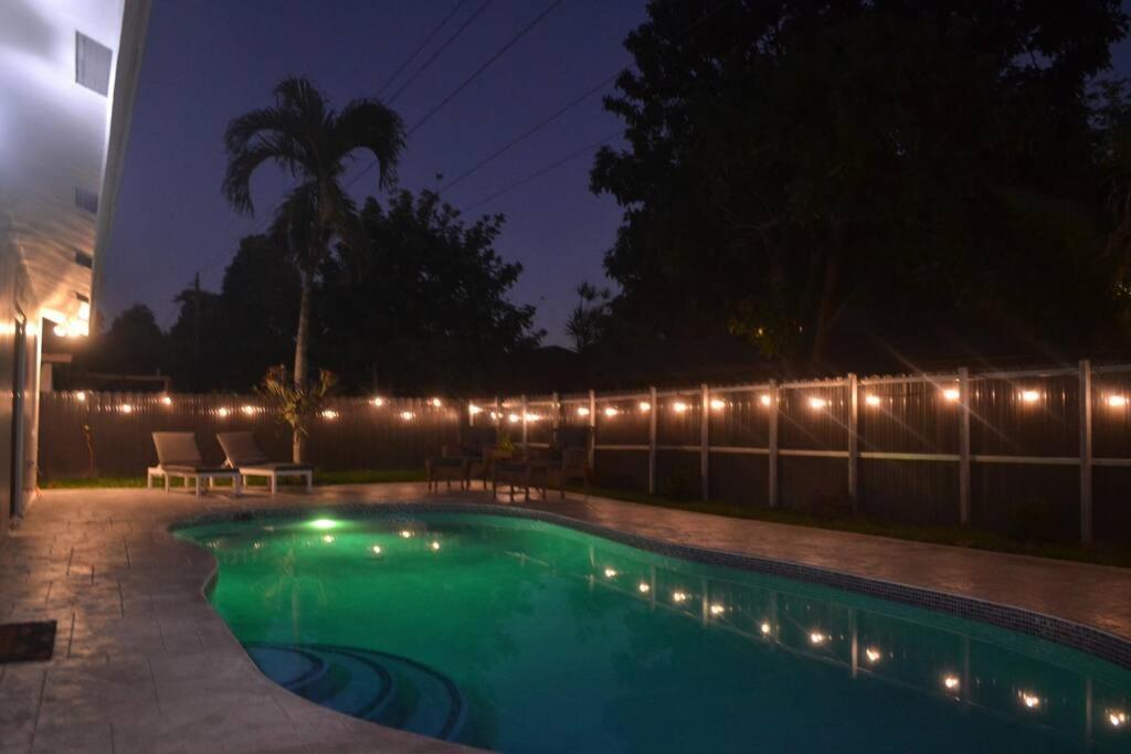 מיראמר Spacious 4 Bedrooms, 2 Bathroom House With Pool מראה חיצוני תמונה